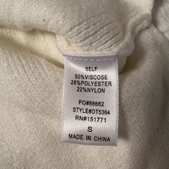 Gilli Picked Stitch Sweater - NWT - Size S - Picture 7 of 15